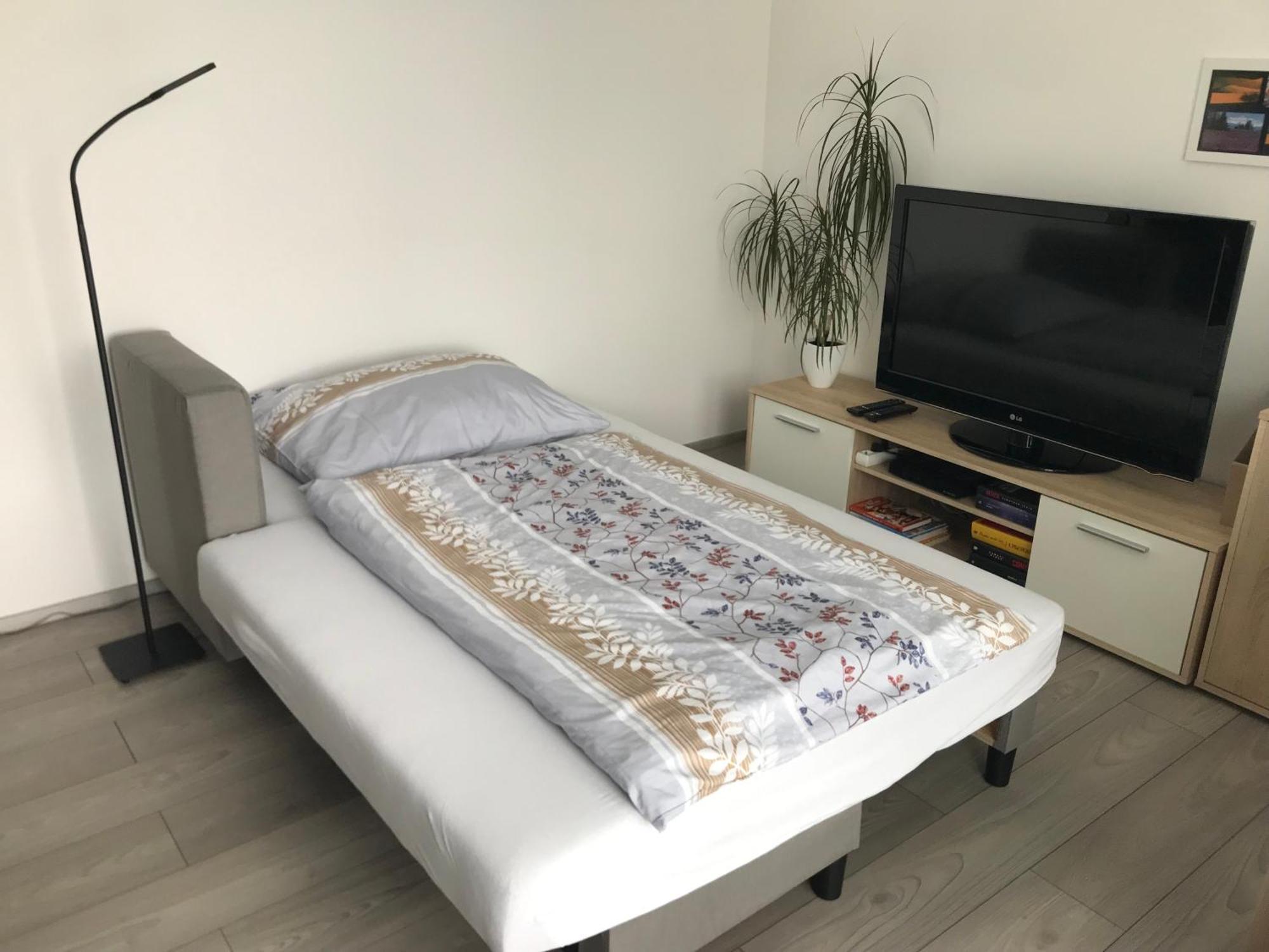 Prijemny Apartman Krovi V Rodinnem Domku Se Sdilenym Bazenem, Terasou A Zahradou Exteriör bild